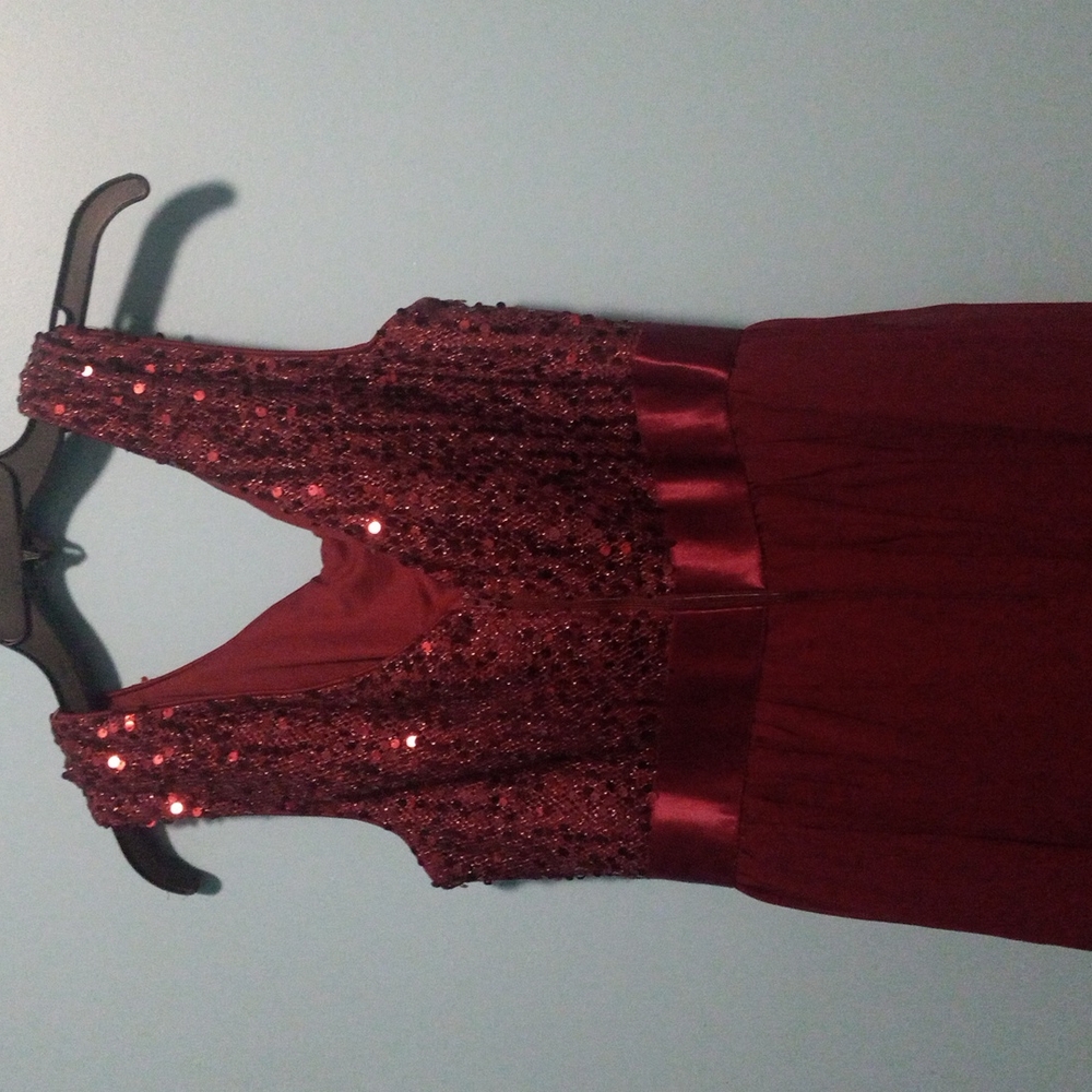Dress - Picture 4 of 4